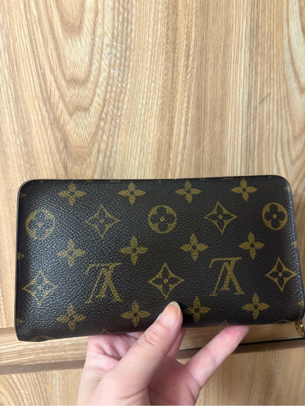 Auth LOUIS VUITTON M61727
PORTE MONNAIE ZIPPE wallet - Picture 3 of 14